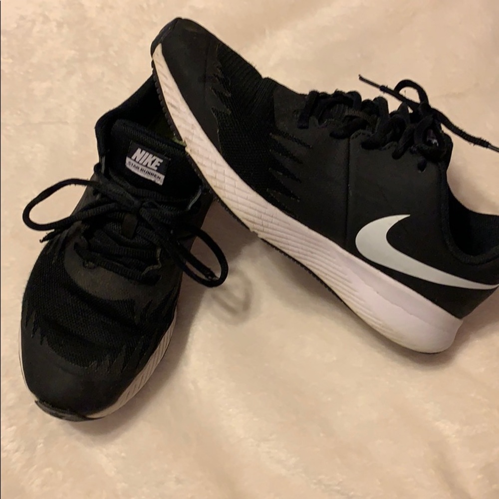 Nike tennis shoes